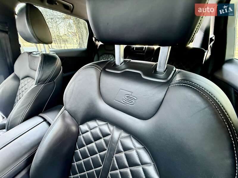 Позашляховик / Кросовер Audi Q7 2018 в Одесі