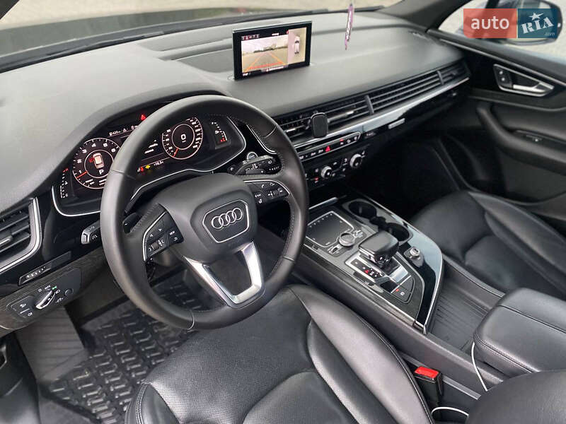Позашляховик / Кросовер Audi Q7 2017 в Луцьку