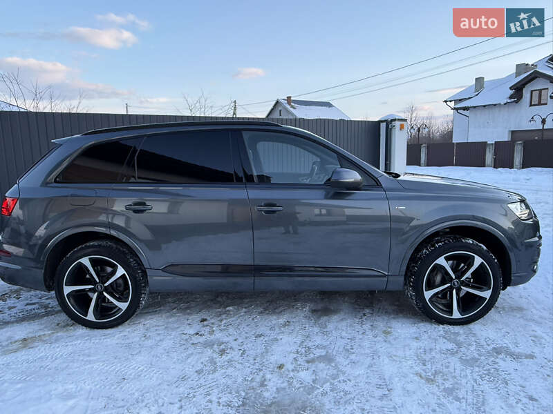 Внедорожник / Кроссовер Audi Q7 2016 в Стрые