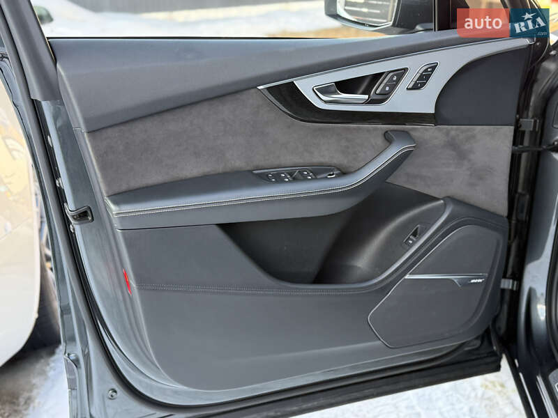 Внедорожник / Кроссовер Audi Q7 2016 в Стрые