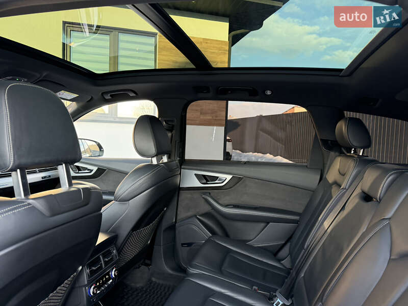 Внедорожник / Кроссовер Audi Q7 2016 в Стрые