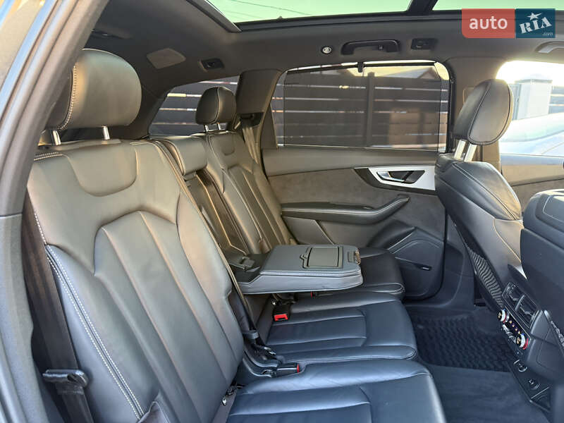 Внедорожник / Кроссовер Audi Q7 2016 в Стрые