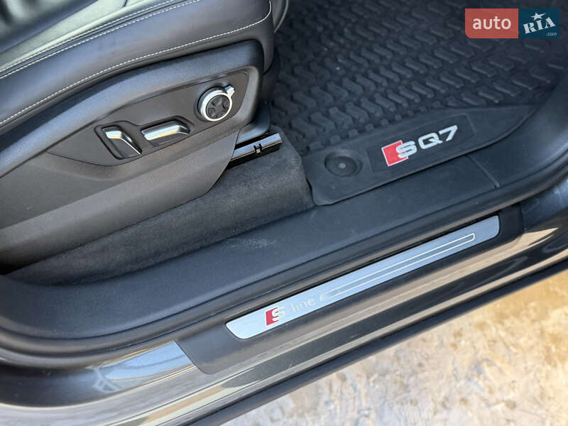 Внедорожник / Кроссовер Audi Q7 2016 в Стрые