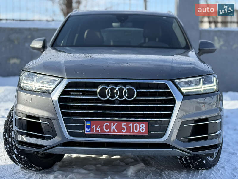 Позашляховик / Кросовер Audi Q7 2017 в Стрию