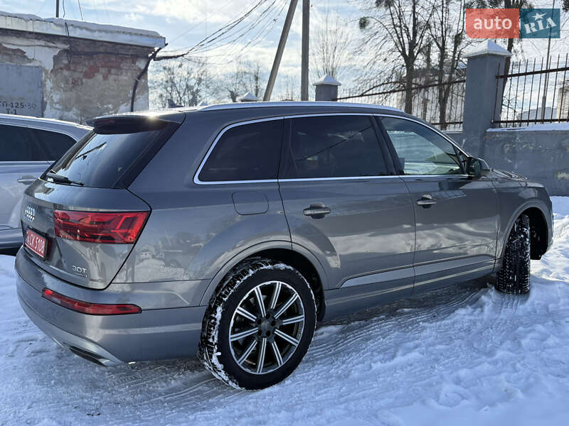 Позашляховик / Кросовер Audi Q7 2017 в Стрию
