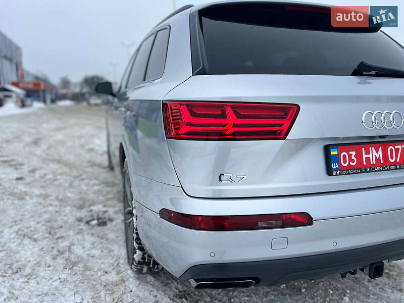 Внедорожник / Кроссовер Audi Q7 2017 в Киеве
