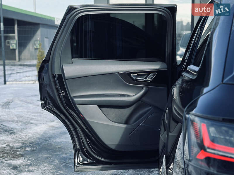 Внедорожник / Кроссовер Audi Q7 2016 в Кременчуге