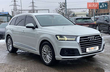 Позашляховик / Кросовер Audi Q7 2015 в Чернівцях