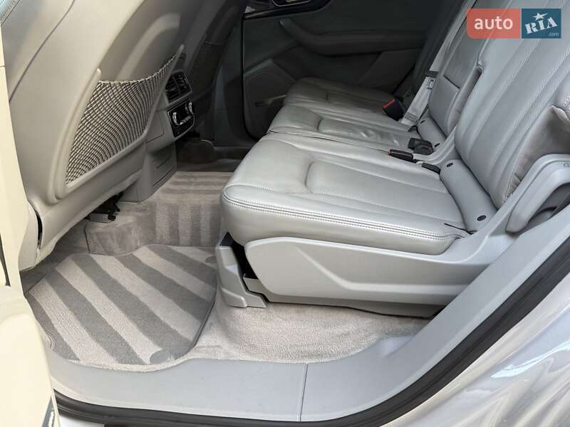 Внедорожник / Кроссовер Audi Q7 2016 в Дрогобыче