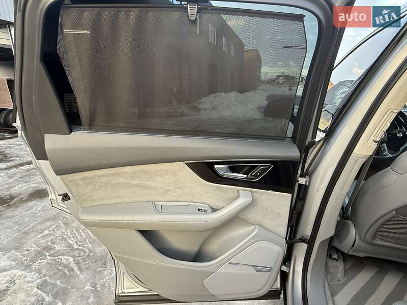 Внедорожник / Кроссовер Audi Q7 2016 в Дрогобыче