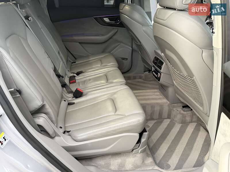 Внедорожник / Кроссовер Audi Q7 2016 в Дрогобыче