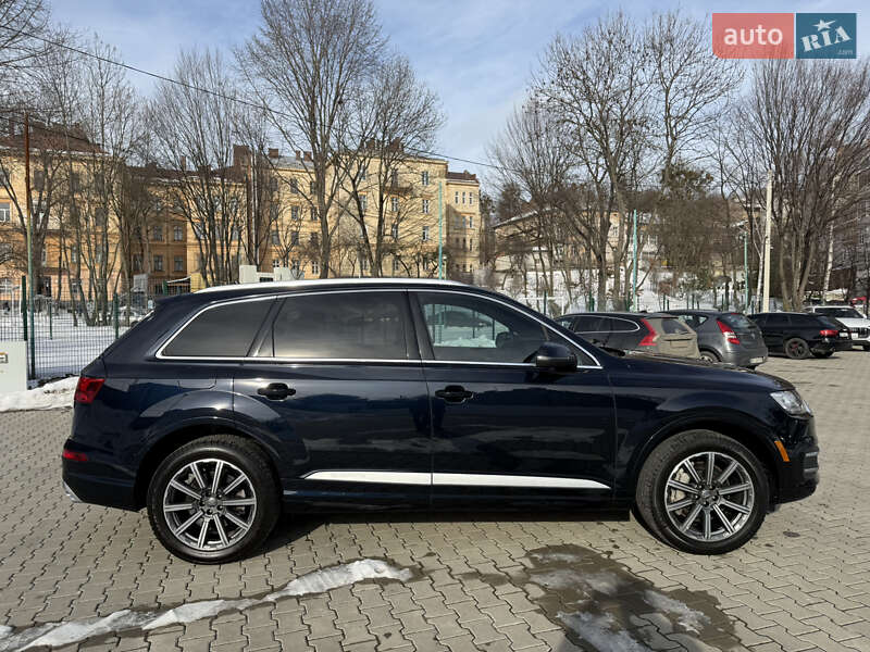 Позашляховик / Кросовер Audi Q7 2017 в Львові