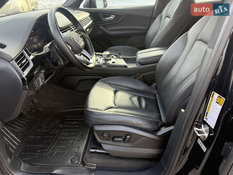 Позашляховик / Кросовер Audi Q7 2017 в Львові