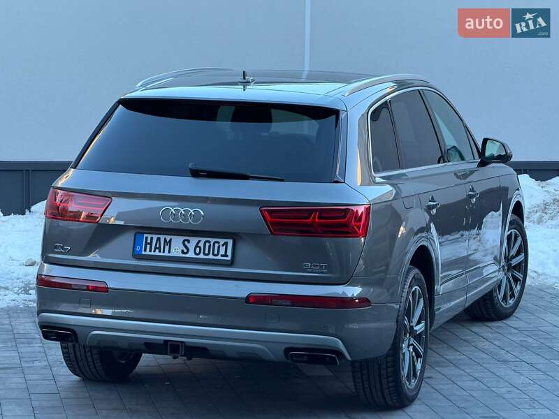 Внедорожник / Кроссовер Audi Q7 2017 в Ровно