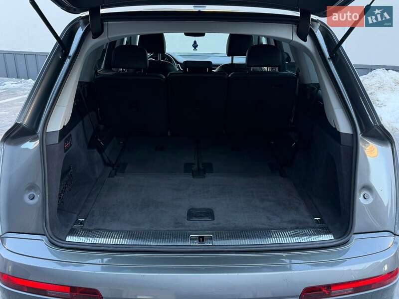 Внедорожник / Кроссовер Audi Q7 2017 в Ровно