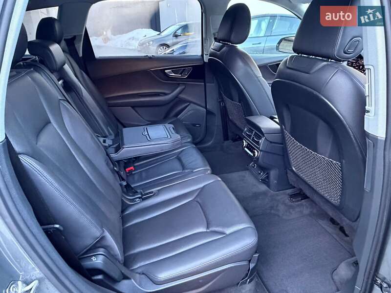 Внедорожник / Кроссовер Audi Q7 2017 в Ровно
