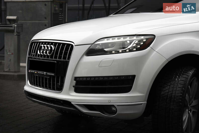 Позашляховик / Кросовер Audi Q7 2013 в Ужгороді
