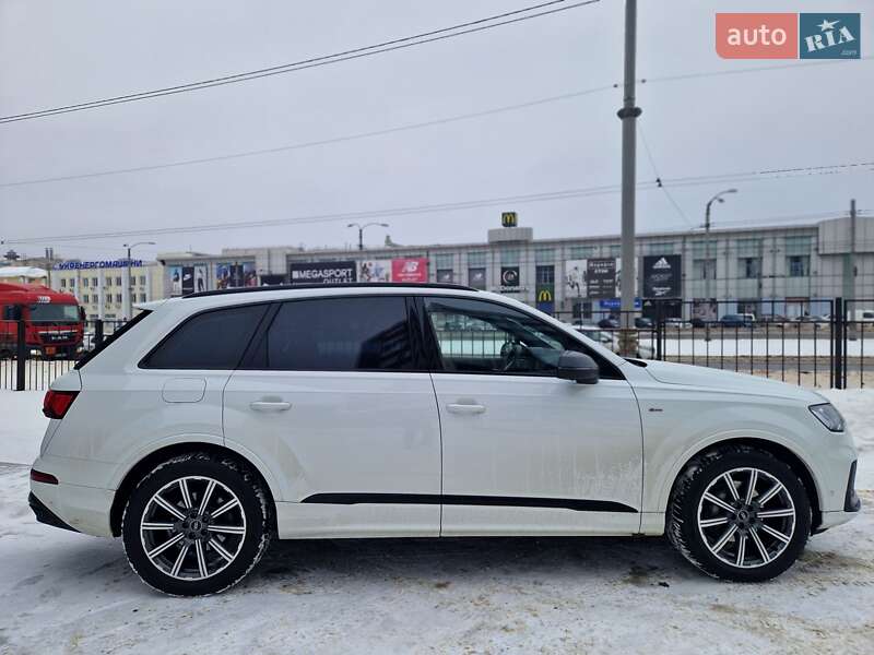 Внедорожник / Кроссовер Audi Q7 2023 в Харькове
