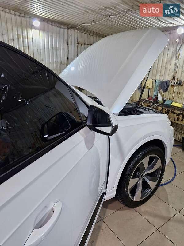 Внедорожник / Кроссовер Audi Q7 2017 в Киеве