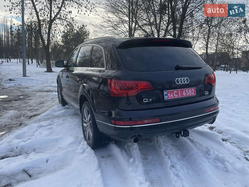 Позашляховик / Кросовер Audi Q7 2011 в Рівному