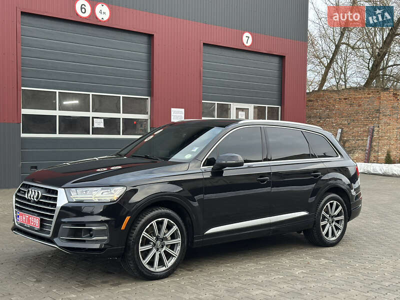 Внедорожник / Кроссовер Audi Q7 2017 в Дубно