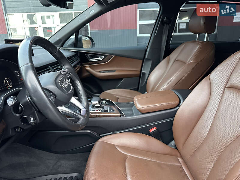 Внедорожник / Кроссовер Audi Q7 2017 в Дубно