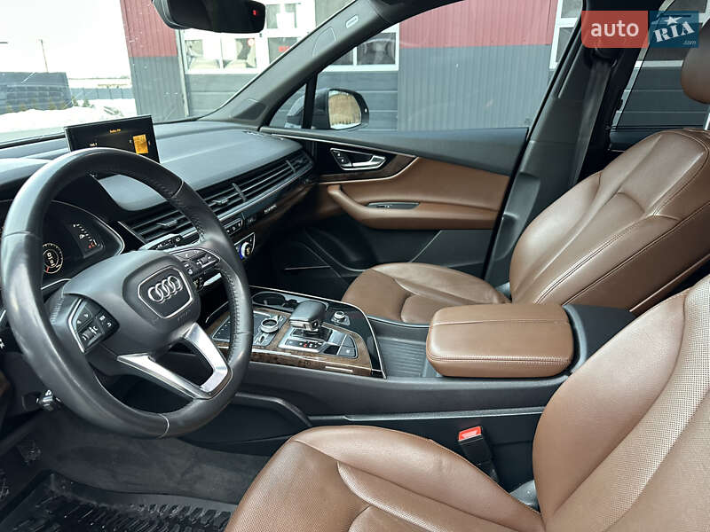 Внедорожник / Кроссовер Audi Q7 2017 в Дубно