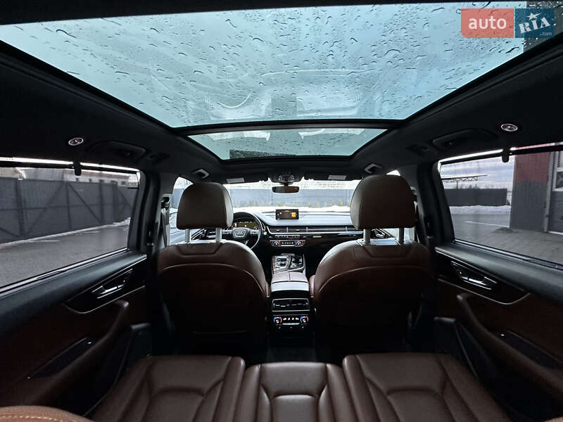 Внедорожник / Кроссовер Audi Q7 2017 в Дубно