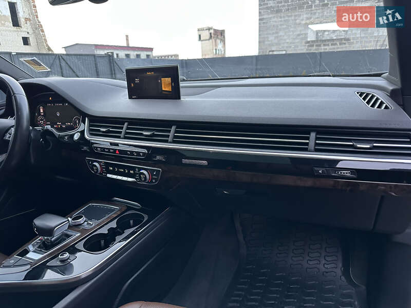 Внедорожник / Кроссовер Audi Q7 2017 в Дубно