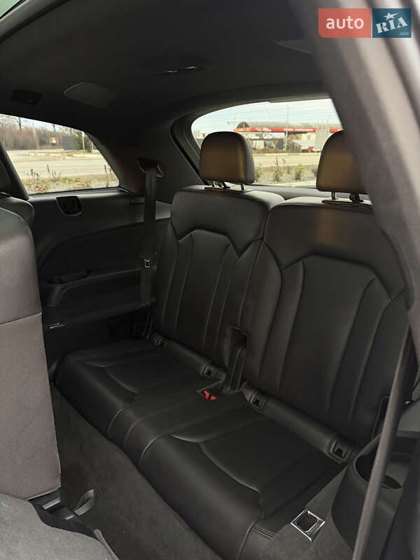 Позашляховик / Кросовер Audi Q7 2018 в Ужгороді