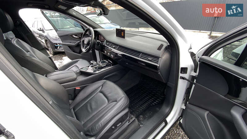 Внедорожник / Кроссовер Audi Q7 2016 в Луцке