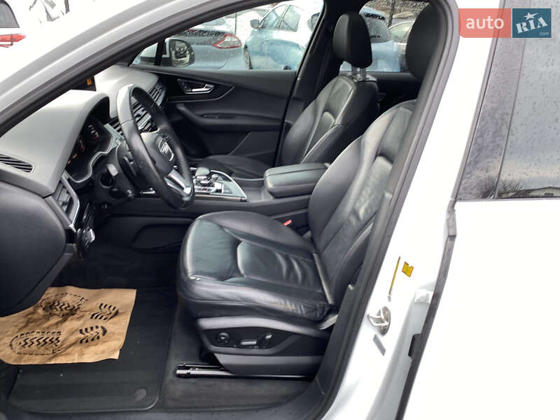 Внедорожник / Кроссовер Audi Q7 2016 в Луцке