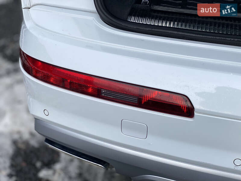 Внедорожник / Кроссовер Audi Q7 2016 в Луцке