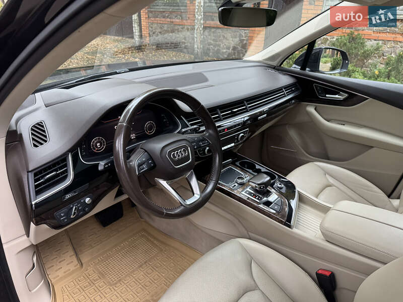 Позашляховик / Кросовер Audi Q7 2017 в Києві фото 23 Позашляховик / Кросовер Audi Q7 2017 в Києві