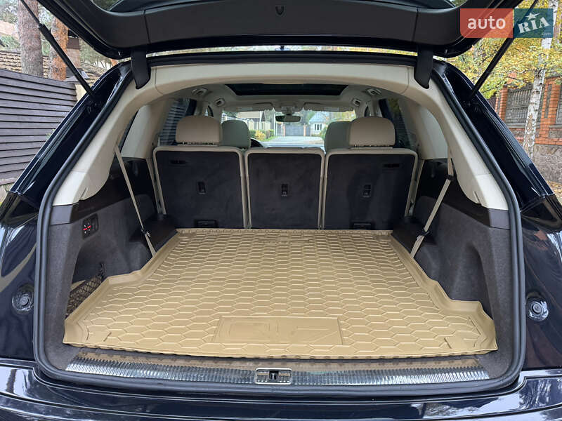 Позашляховик / Кросовер Audi Q7 2017 в Києві фото 27 Позашляховик / Кросовер Audi Q7 2017 в Києві