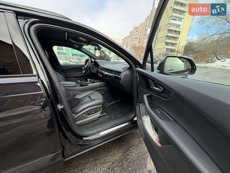 Позашляховик / Кросовер Audi Q7 2016 в Києві фото 11 Позашляховик / Кросовер Audi Q7 2016 в Києві