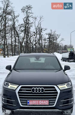 Позашляховик / Кросовер Audi Q7 2017 в Києві