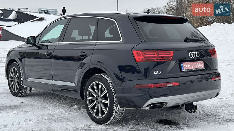 Внедорожник / Кроссовер Audi Q7 2017 в Киеве