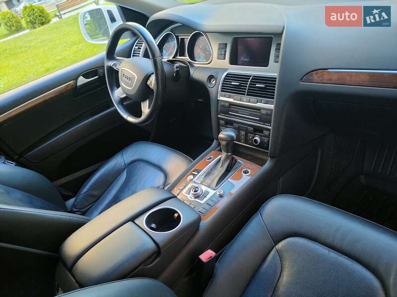 Позашляховик / Кросовер Audi Q7 2015 в Києві