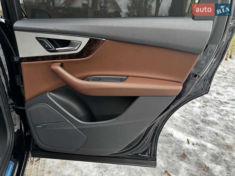 Позашляховик / Кросовер Audi Q7 2017 в Києві фото 19 Позашляховик / Кросовер Audi Q7 2017 в Києві