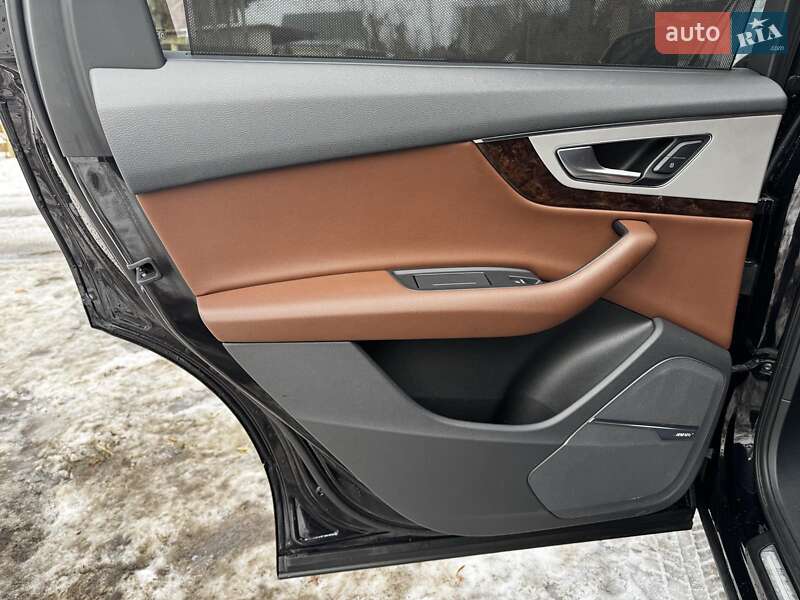 Позашляховик / Кросовер Audi Q7 2017 в Києві фото 24 Позашляховик / Кросовер Audi Q7 2017 в Києві