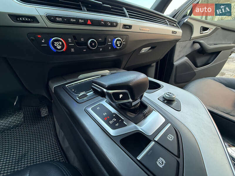 Внедорожник / Кроссовер Audi Q7 2015 в Коломые