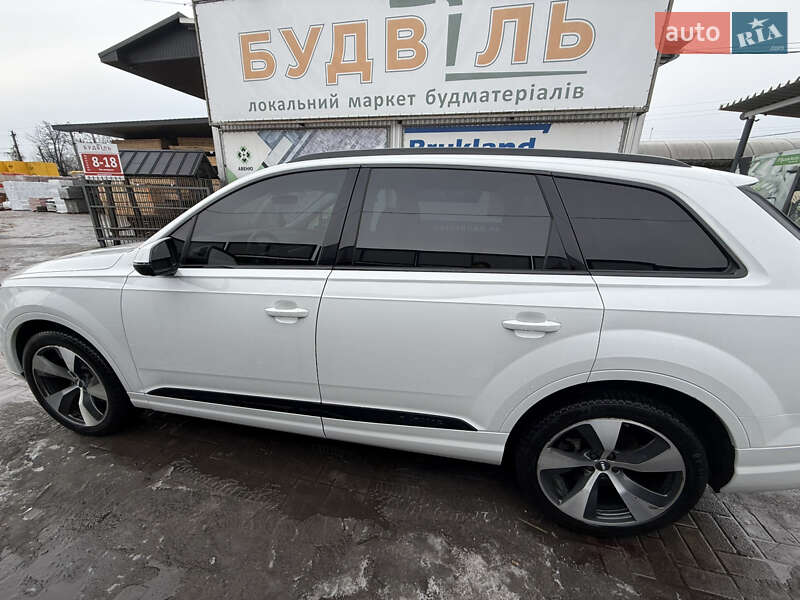 Позашляховик / Кросовер Audi Q7 2016 в Полтаві