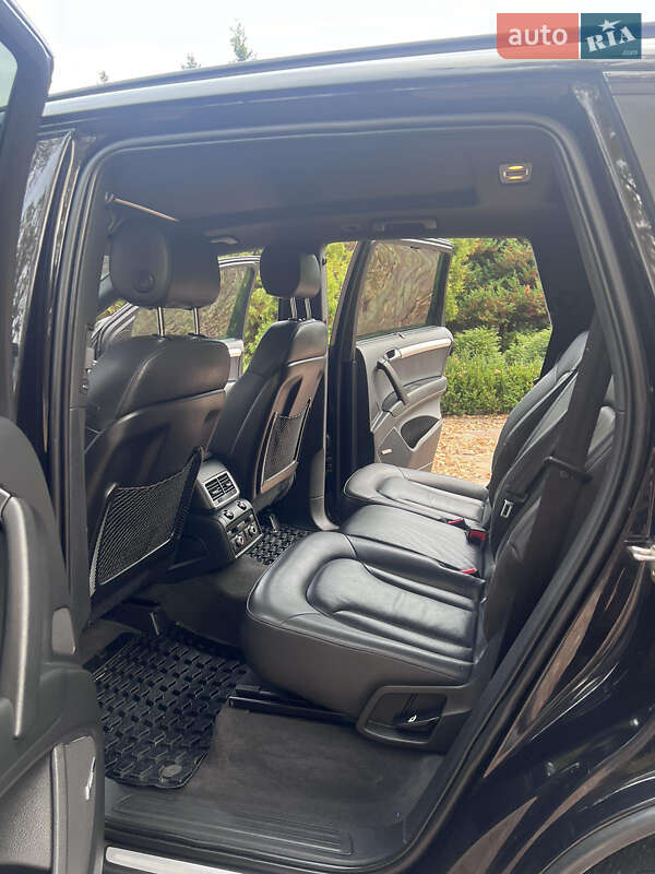 Позашляховик / Кросовер Audi Q7 2015 в Березному