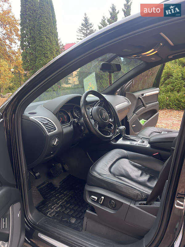 Позашляховик / Кросовер Audi Q7 2015 в Березному