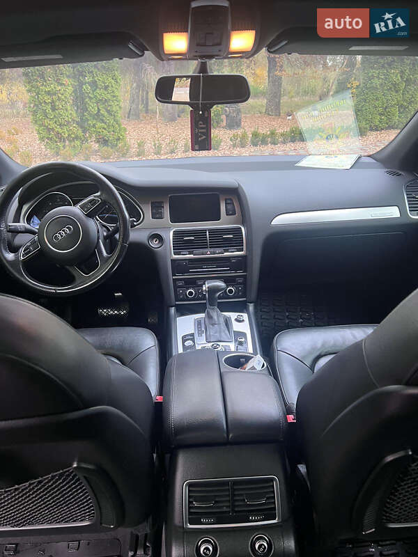 Позашляховик / Кросовер Audi Q7 2015 в Березному