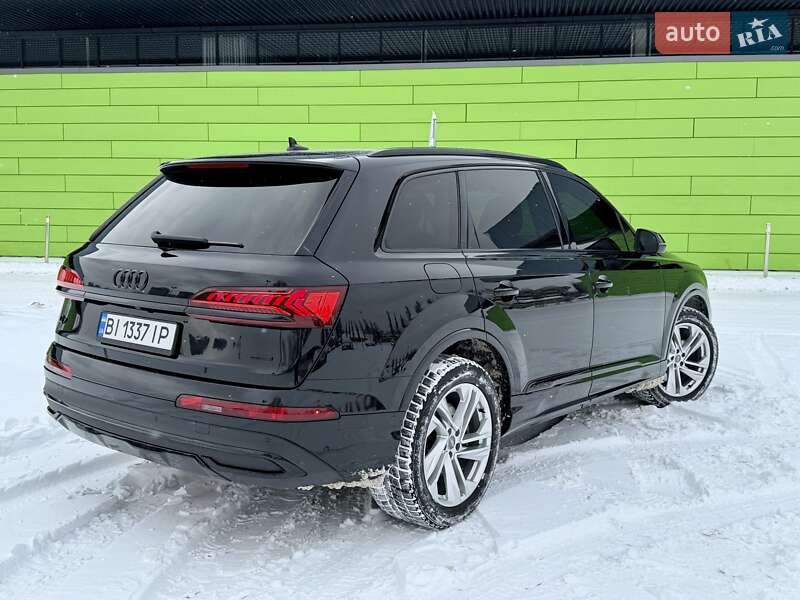 Позашляховик / Кросовер Audi Q7 2019 в Києві фото 15 Позашляховик / Кросовер Audi Q7 2019 в Києві