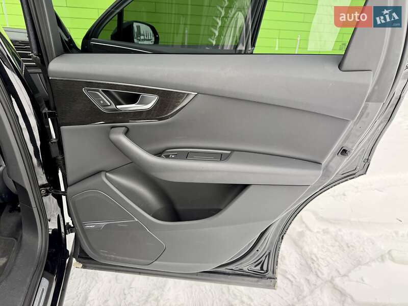 Позашляховик / Кросовер Audi Q7 2019 в Києві фото 40 Позашляховик / Кросовер Audi Q7 2019 в Києві