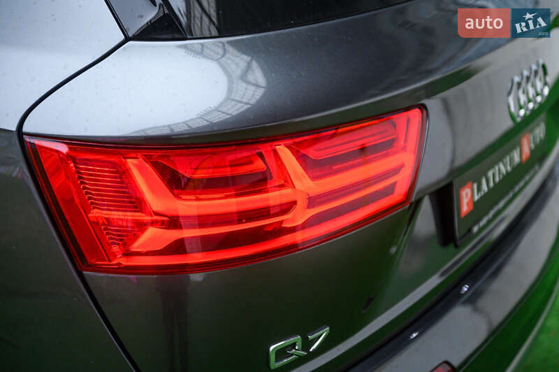 Позашляховик / Кросовер Audi Q7 2015 в Одесі