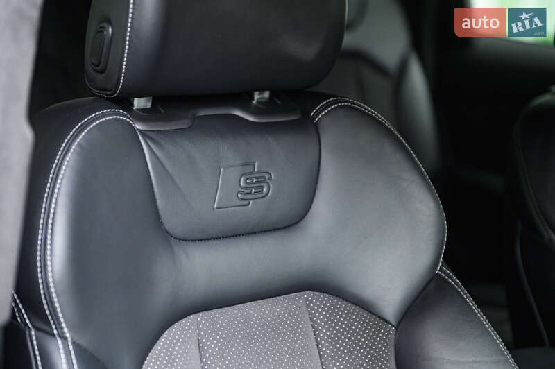 Позашляховик / Кросовер Audi Q7 2015 в Одесі